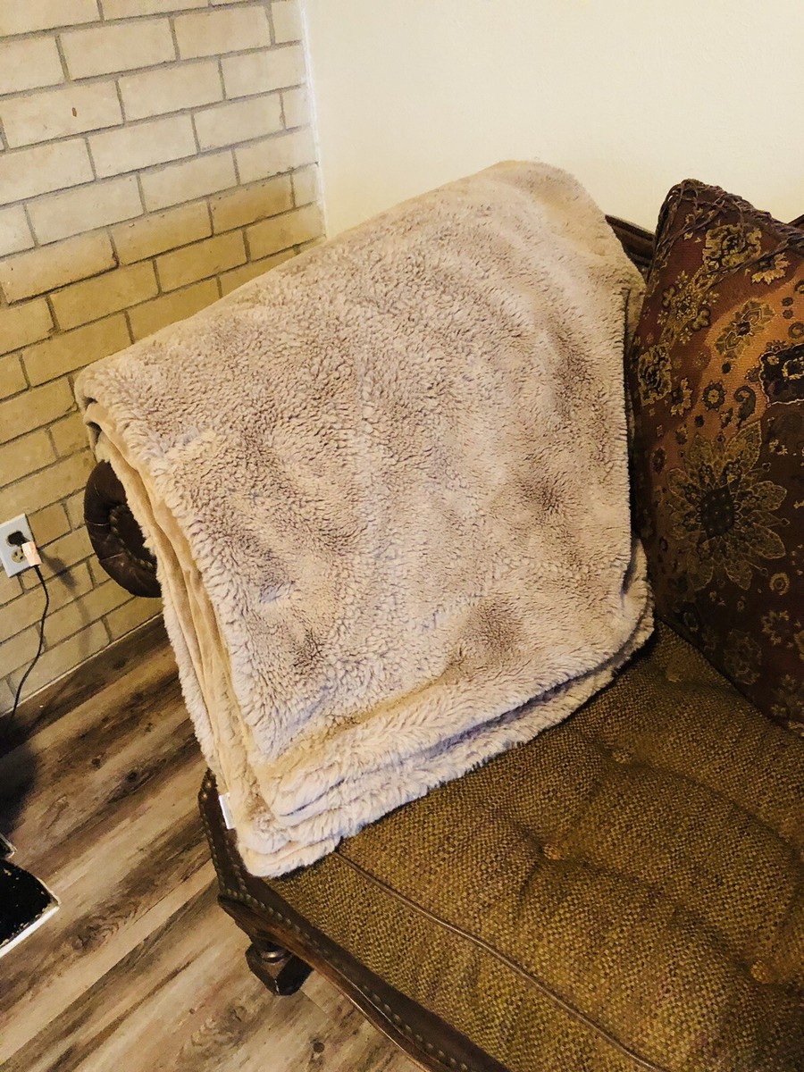 Sophie Faux Fur Throw Blanket by Anth...