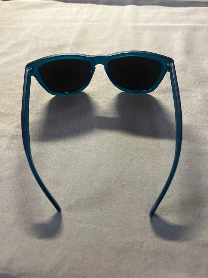 Oakley Frogskins Sunglasses W/ Carrying Bag & Case - Image 3 of 4