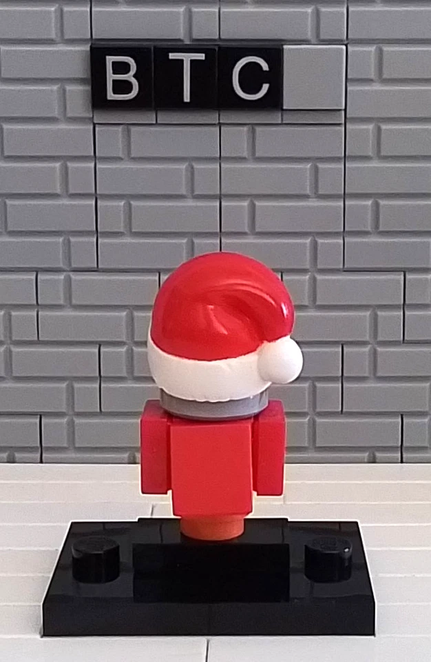 LEGO Star Wars Episode VIII 75245 Santa Porg Minifigure! - Image 3 of 4