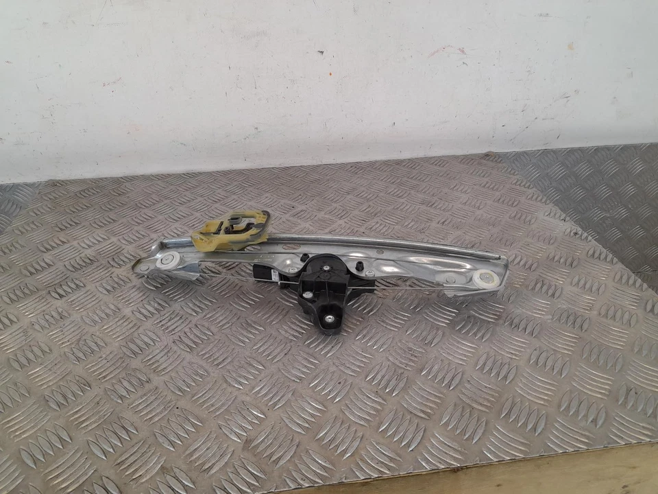 VAUXHALL ASTRA Mk7 (K) 2015-2021 Rear Right Drivers Window Regulator 13406678 - Image 4 of 4