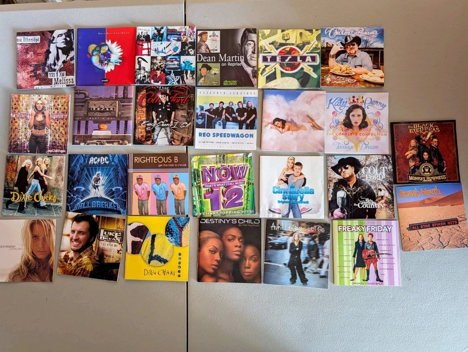 Lot of 25 Music CD Artwork Inserts Liners Booklets Rock Metal Pop AC DC Tesla Foto 2 de 3