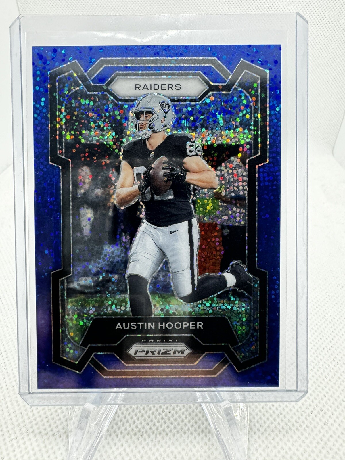 2023 Panini Prizm #172 Austin Hooper Blue Sparkle Prizm #'d 79/96 B2