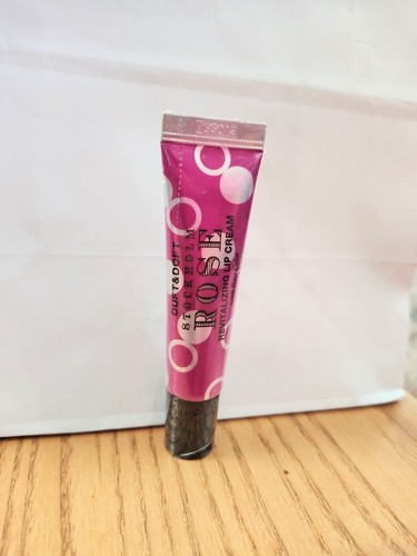 NEW SEALED Duft & Doft Stockholm Rose Color Revitalizing Lip Cream Hard To Find! - Afbeelding 2 van 6