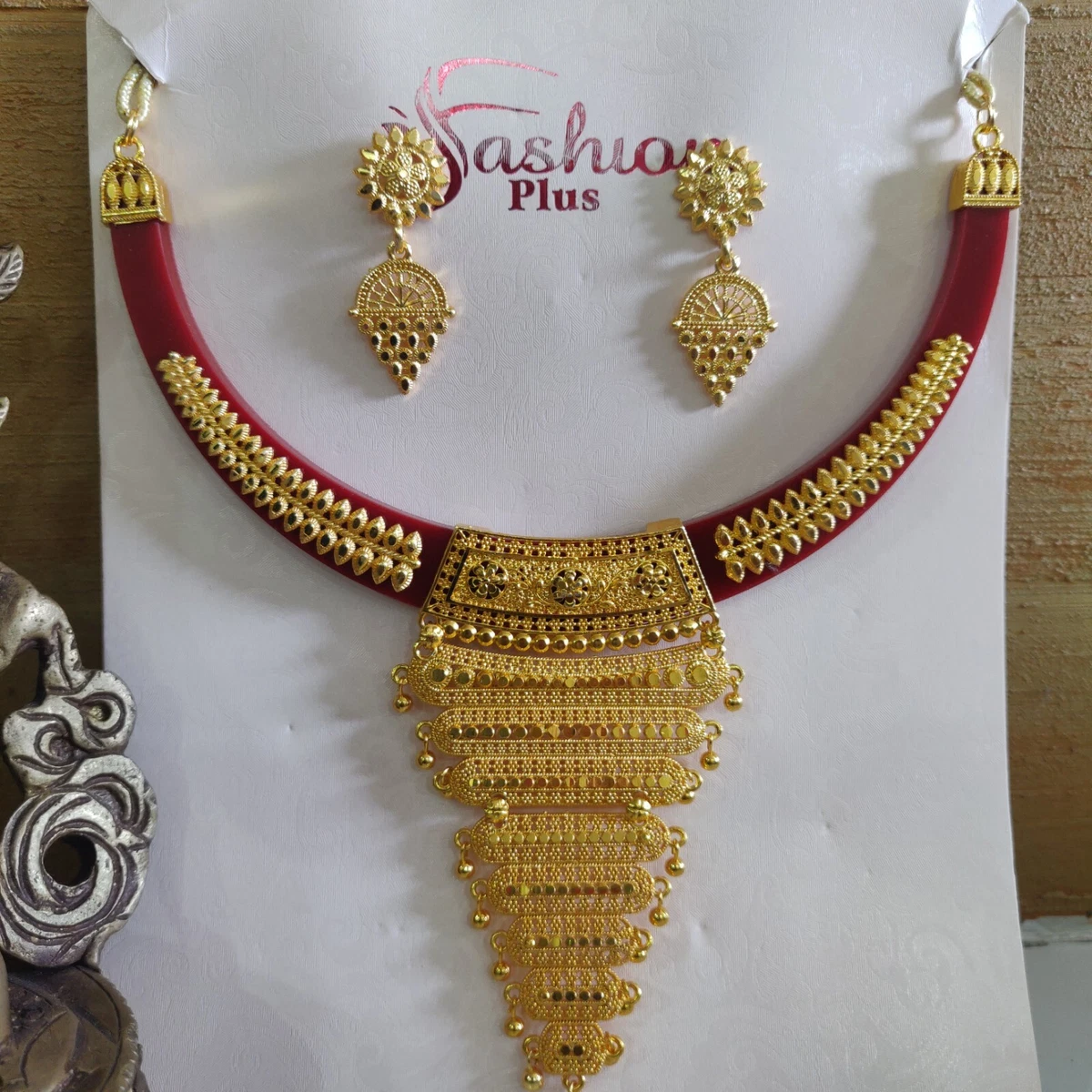 Gold pola discount necklace design