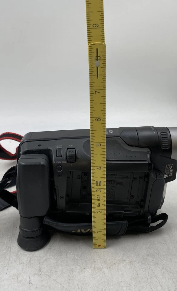 JVC GR-AXM310U Black Image Stabilization Compact VHS Camcorder and Charger - Image 4 of 4