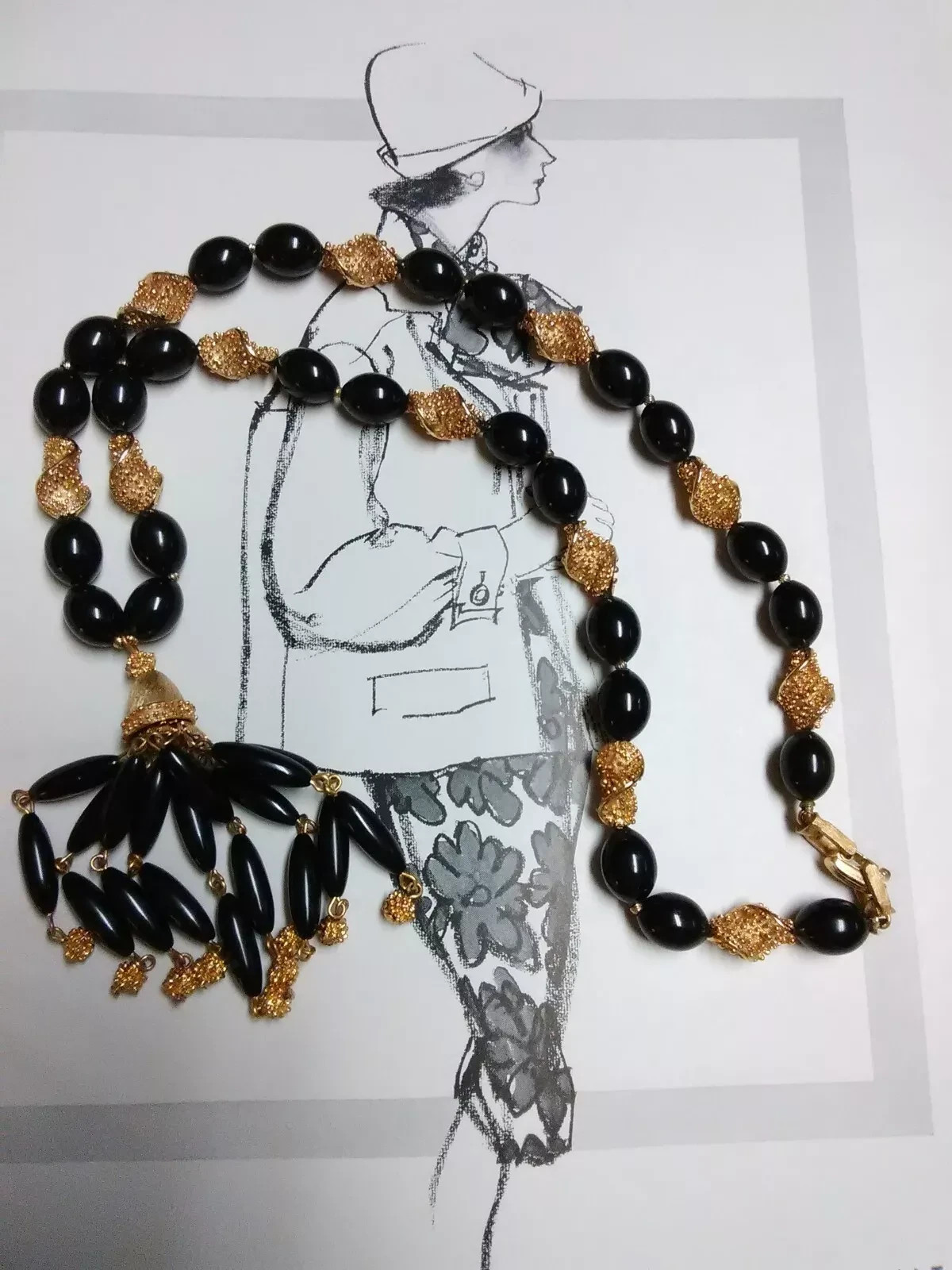 Vintage Trifari tassel / dangle necklace lucite / acrylic ??? Black and gold