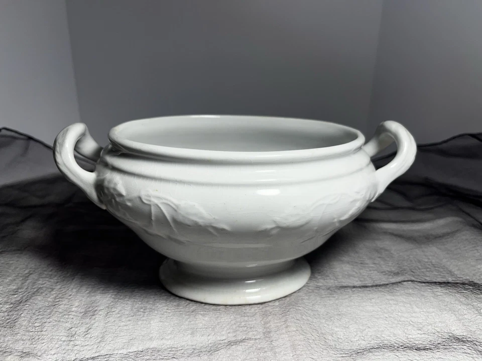 Meakin Antique White Ironstone Sauce/Gravy Tureen Embossed Floral Pattern 4” - Image 3 of 4
