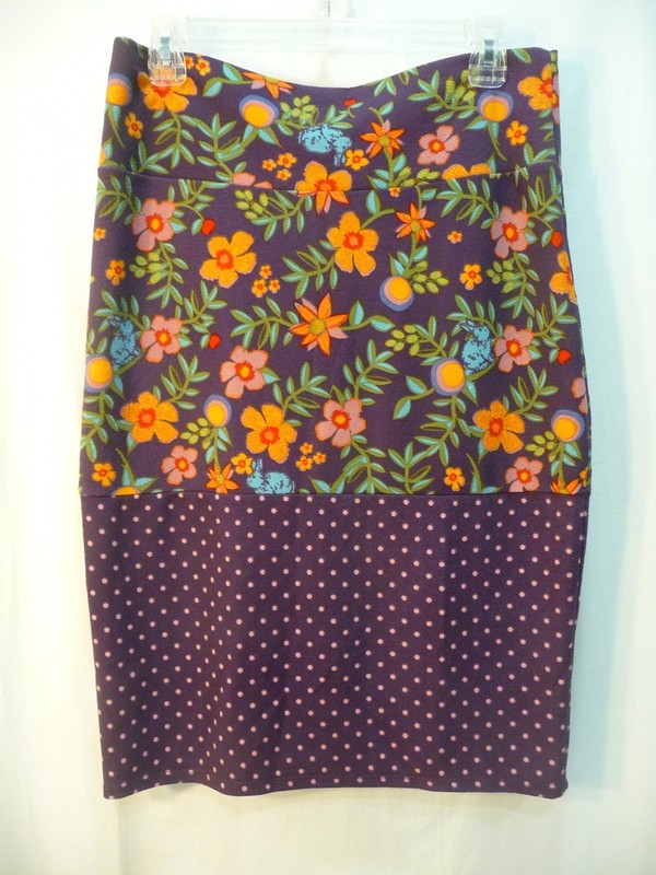LULAROE r    Women's funky SKIRT Size Large floral/dots straight below knee