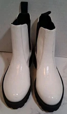 Women's Dirty Laundry Montana White Boots Size 6 NWOT or Box