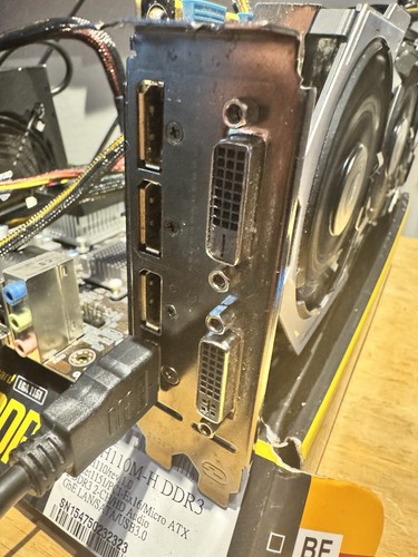 Gigabyte NVIDIA GeForce GTX 980 Ti 6GB GDDR5 Windforce Graphics Card - Picture 7 of 12