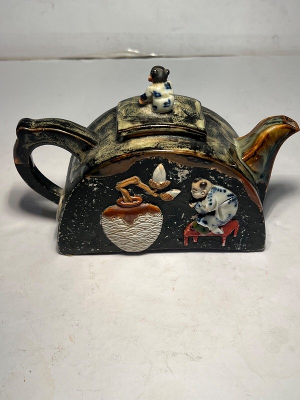 antique Japanese Sumida gawa teapot male finial,with plant super porcelains 6.5”