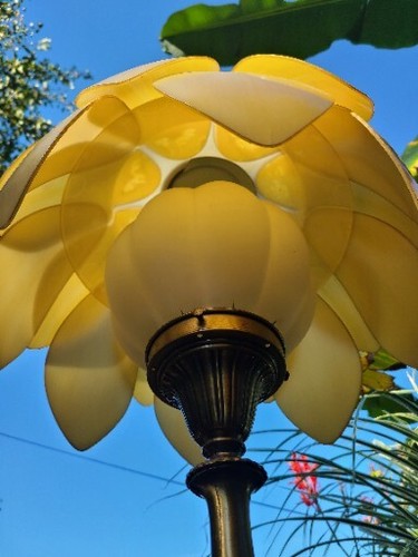 Vintage Table Lamp Light 29H" x 16W" w/ TULIP or LOTUS Plastic Slag Look Shade - Picture 2 of 13
