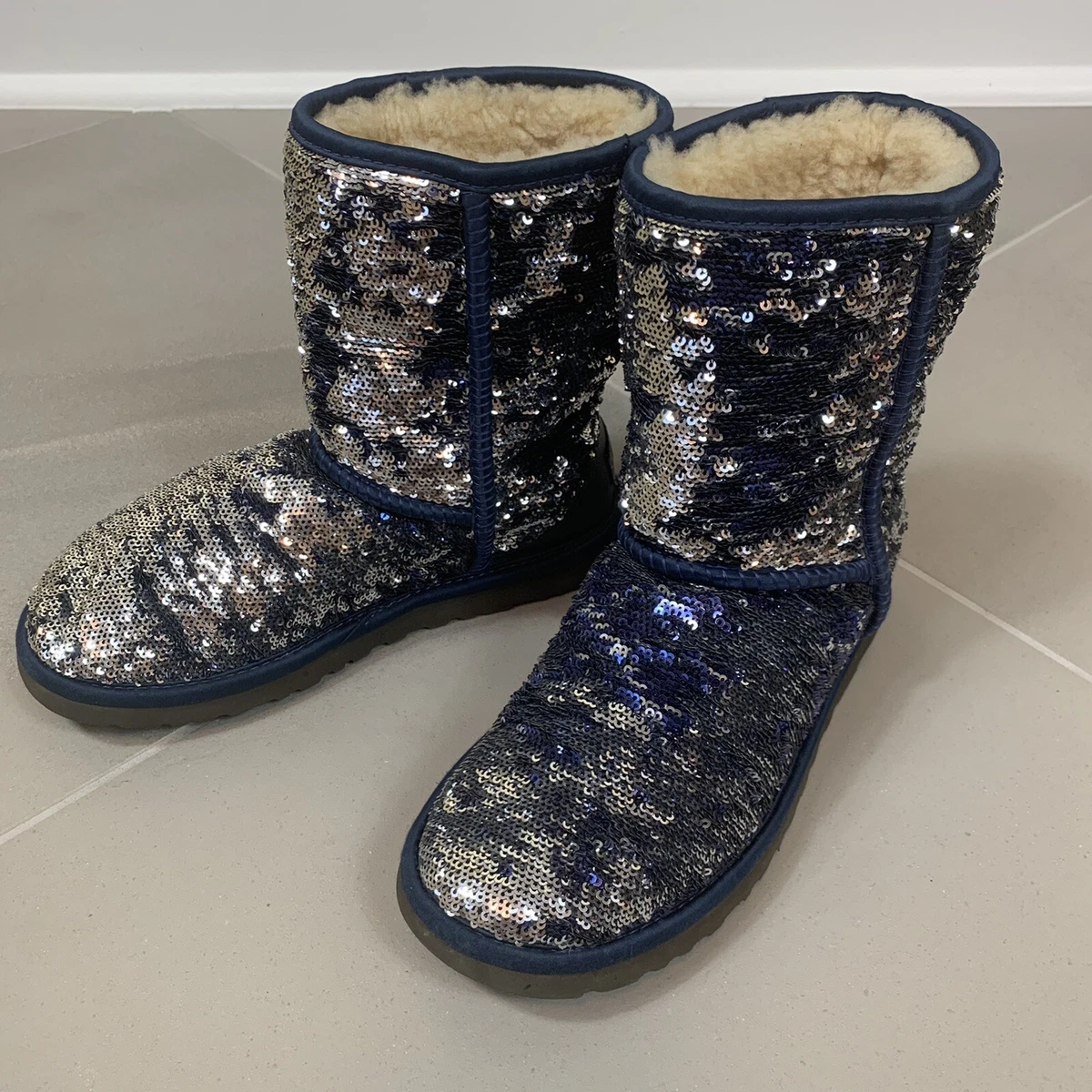 Ugg Classic Short sequin Boots 1002765 Blue smSilver Sparkle Women's Size 5