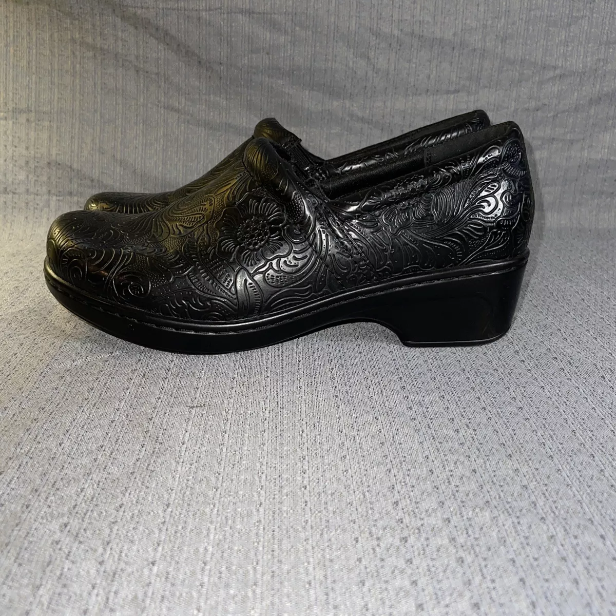 Yuu bethanee slip on shoes sale
