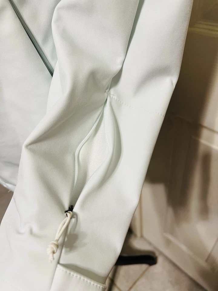 Avalanche Women's Light Green Jackets Full Zip Jacket with Pockets Size M NWT - Image 4 of 4