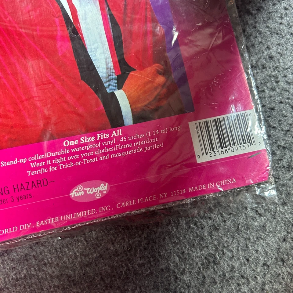 Capa ROJA 45" con Cuello Alto Disfraz Halloween Nuevo Vestir Vampiro Diablo Años 90 Foto 2 de 4