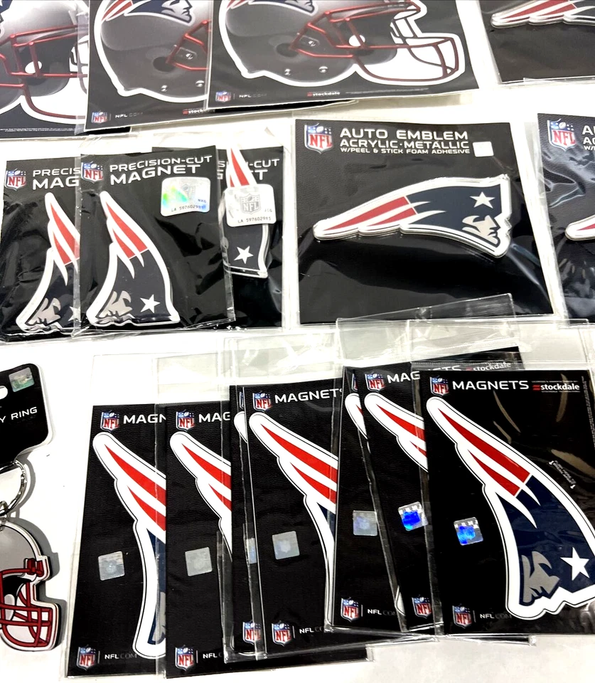 Juego de regalo de los New England Patriots imanes, emblemas, pegatinas y llaveros de 20 piezas Foto 3 de 4