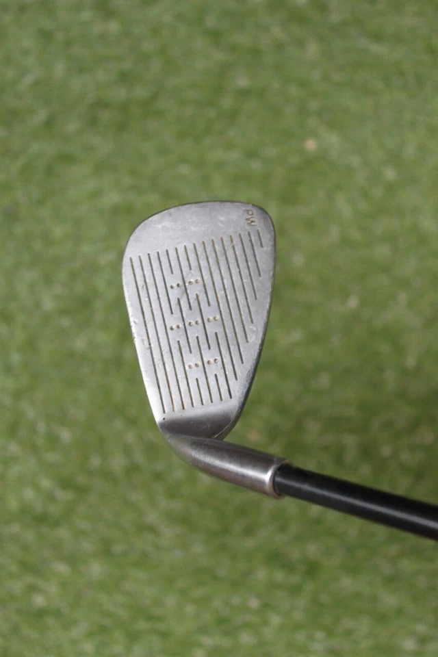 Square two power circle graphite shaft PW pitching wedge iron golf club - Image 3 of 4