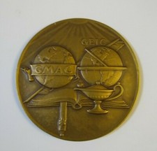 General Motors Vintage 1945 Bronze Medal/Medallion Award For Service. (Y)