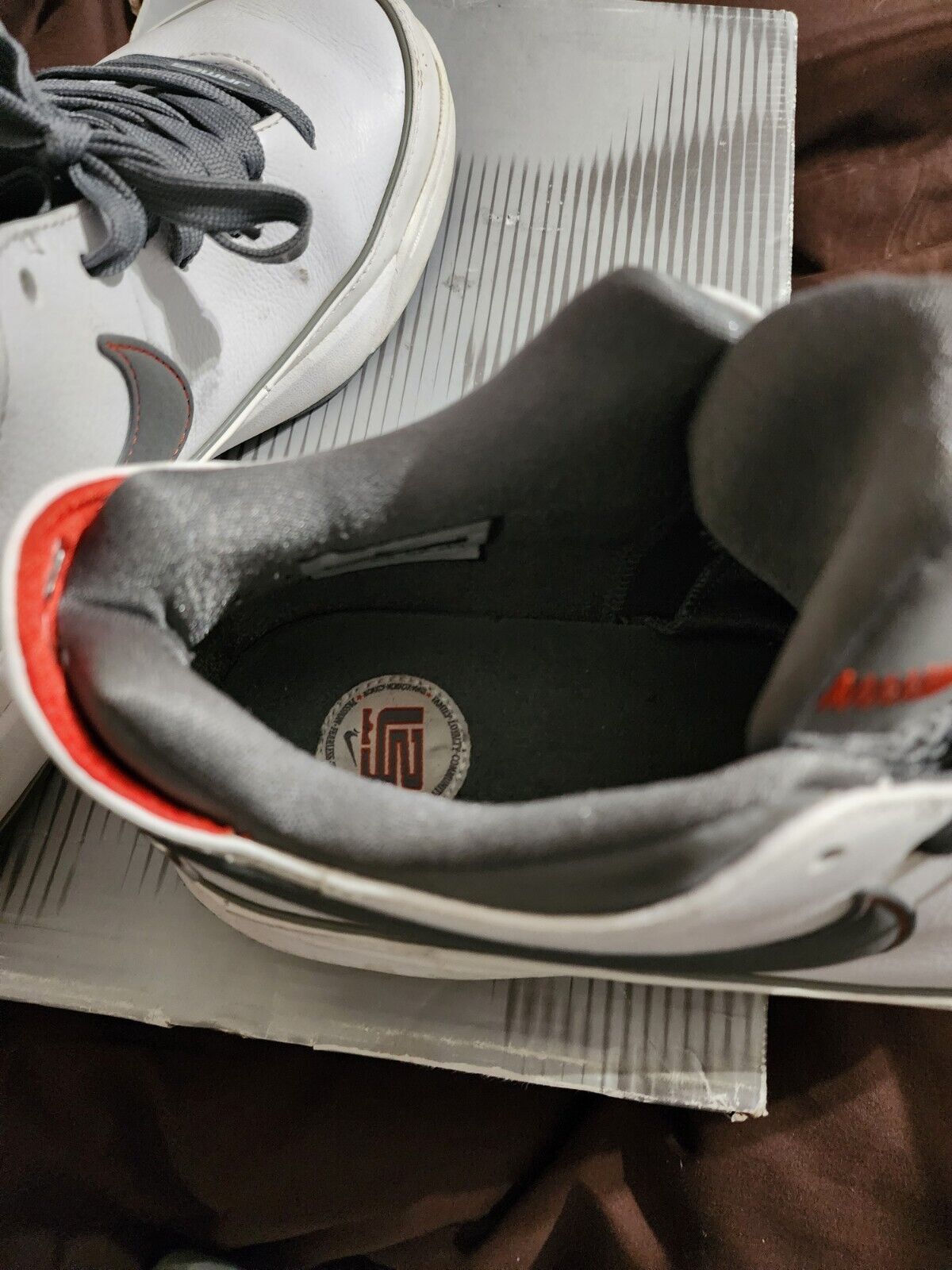 lebron james shoes White And Orange  Size 9.5 - image 5