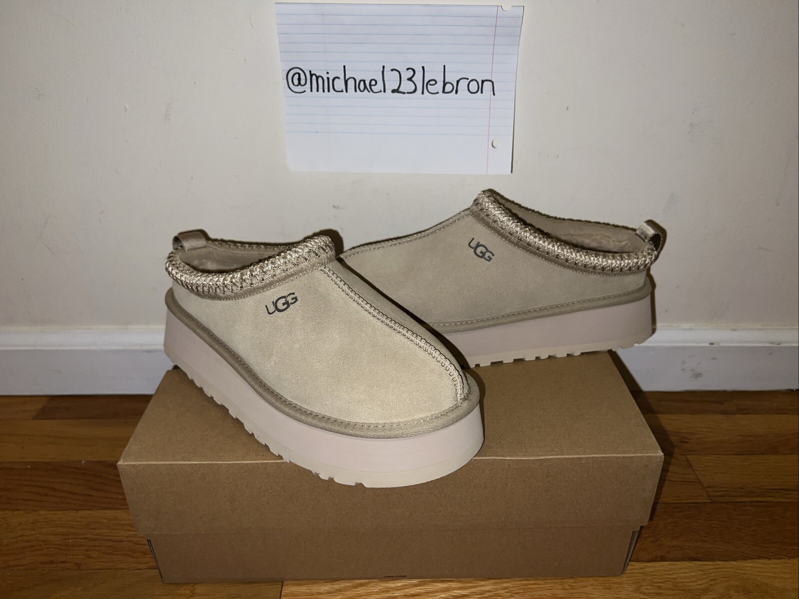 PANTOFOLA D’ORO UGG Tazz Senape Semi Taglia 8W Pantofole Donna Platform Beige NUOVE SPEDIZIONE AL PIÙ PRESTO