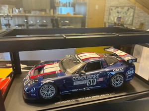 1:18 AUTOART CORVETTE C5.R #80207 LE MANS 2002 EXCELLENT