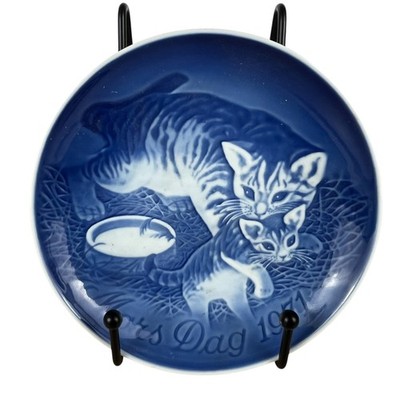 1971 Royal Copenhagen Mother's Day Plate ''Mors Dag'' Cat & Kitten Blue Vintage