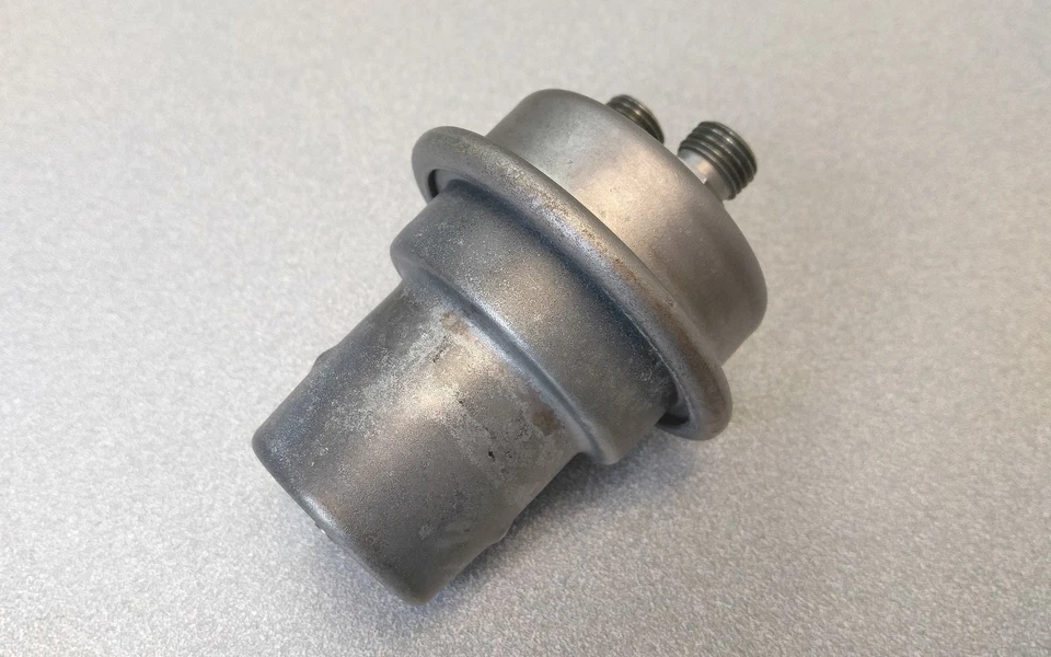 VERY NICE USED ORIGINAL GENUINE PORSCHE 911 924 FUEL ACCUMULATOR 0438170002 - Imagem 3 de 4