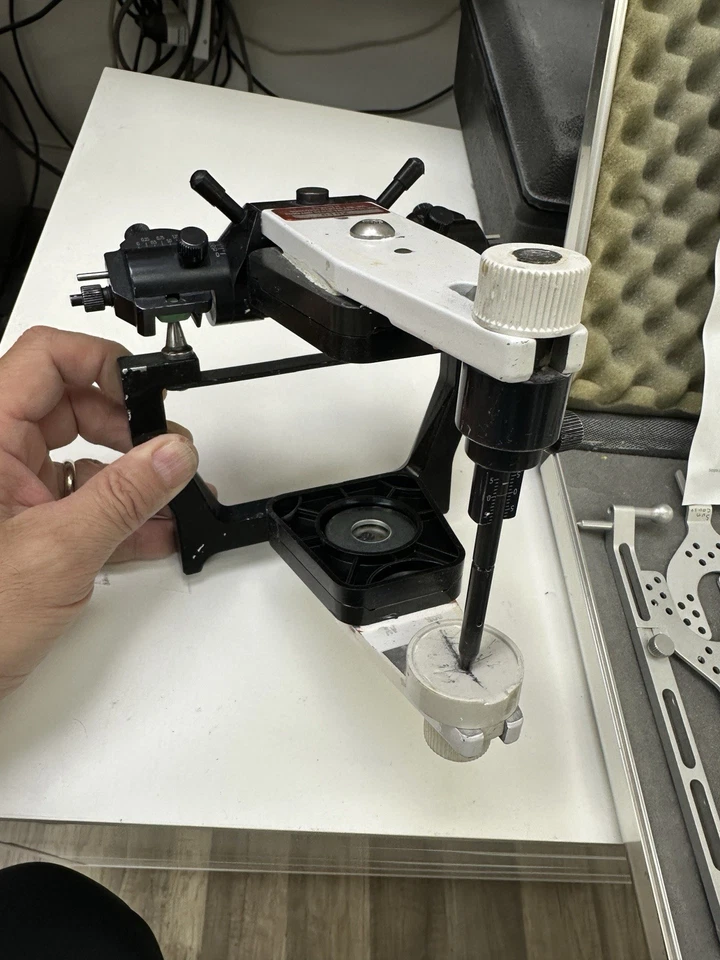 Articuladora Artex totalmente ajustable con arco facial Foto 3 de 4