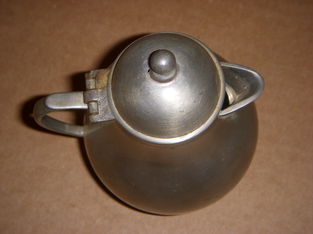 vintage QUEEN ART PEWTER BROOKLYN NY 332 covered CREAMER, SMALL