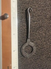 METAL BUTTON HOOK - CUT PRICE SHOE CO.- 5 BIG STORES -