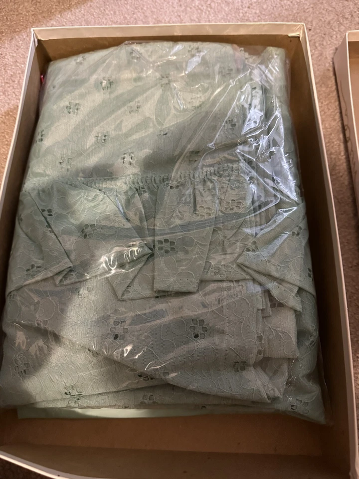 Conjunto Cortina de Ducha Vintage Violet Mills Rivoli Ruff Mediados de Siglo Moderno Foto 3 de 4