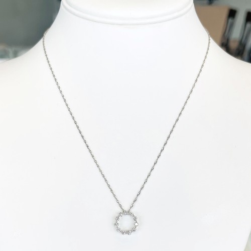 Brand New 14k White Gold and 0.50cttw Diamond Circle Pendant Necklace 18"