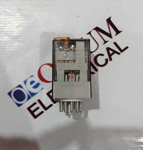 FINDER 60.13.08.230.0040 POWER RELAY VOLTAGE 220VAC 10AMP 11PIN LOT OF 9PCS - Picture 2 of 5