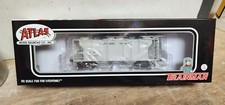 Northern Pacific Railroad PS-2 Covered Hopper Car 75400 Atlas 20006564 HO Scale