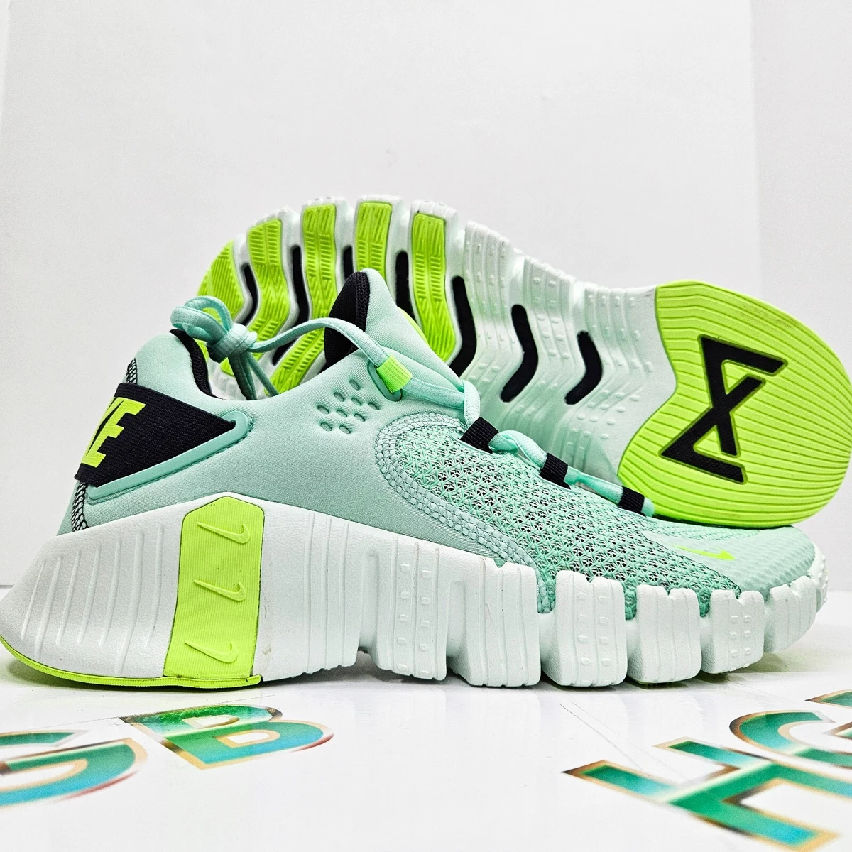 Nike men's metcon deals 4 holiday training shoes