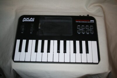 Akai Synth Station 25 Portable Keyboard Controller - Used