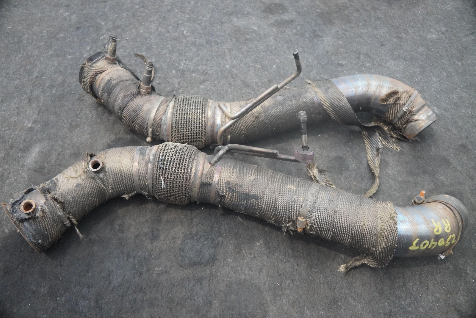 Set 2 Exhaust Muffler Silencer Intermediate Left Right Pipe Tube McLaren 650S