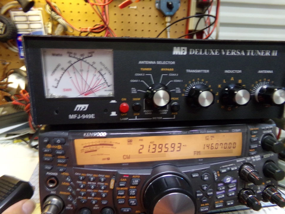 MFJ-949E 300W 1.8-30 MHz Antenna Tuner, PEAK Reading Meter, & Dummy Load - Image 3 of 4