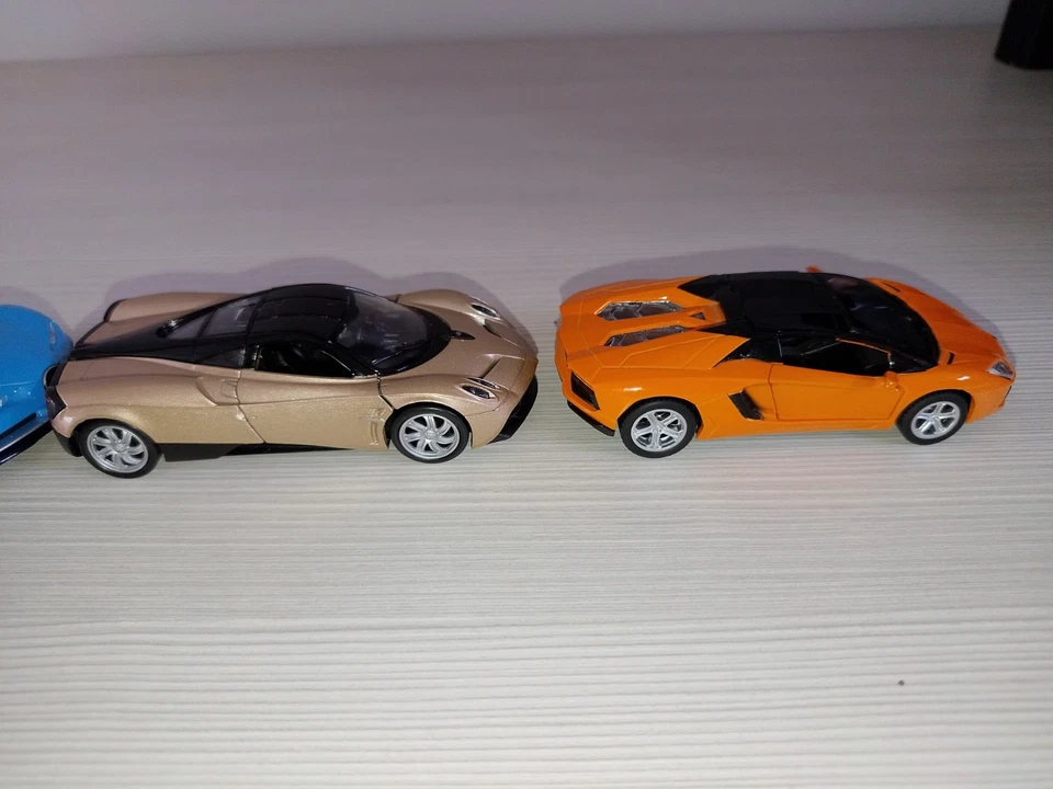 Lotto 3 Modellini Welly 1/39 Aventador + Chiron + Pagani Huayra No Burago  - Immagine 4 di 4