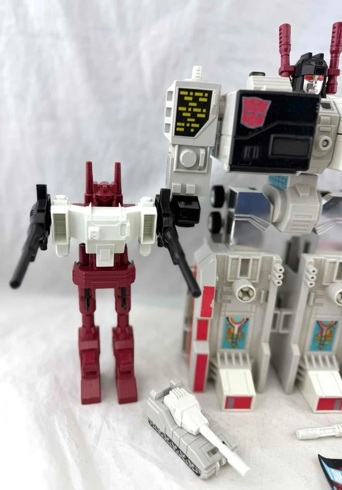 Transformers Original G1 1986 City Metroplex Complete Rubber Tire Version - Image 3 of 4