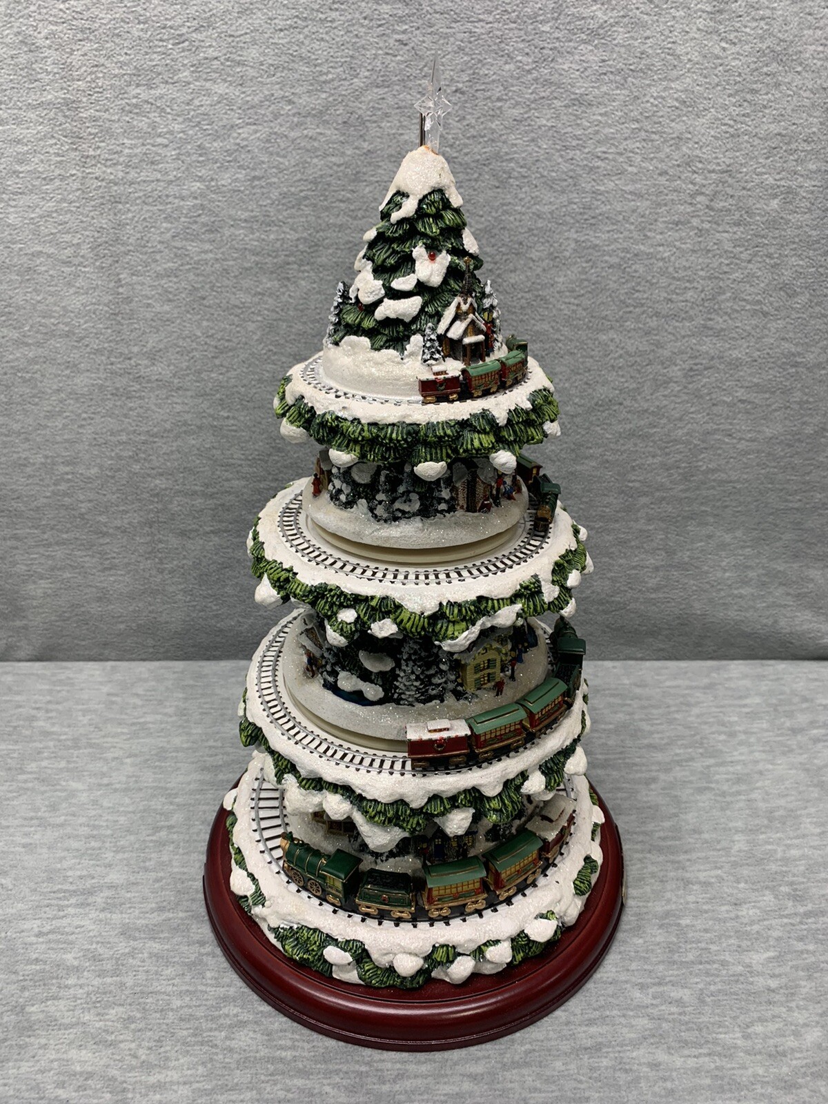 THOMAS KINKADE 2007 Wonderland Express Christmas Tree Moving Train