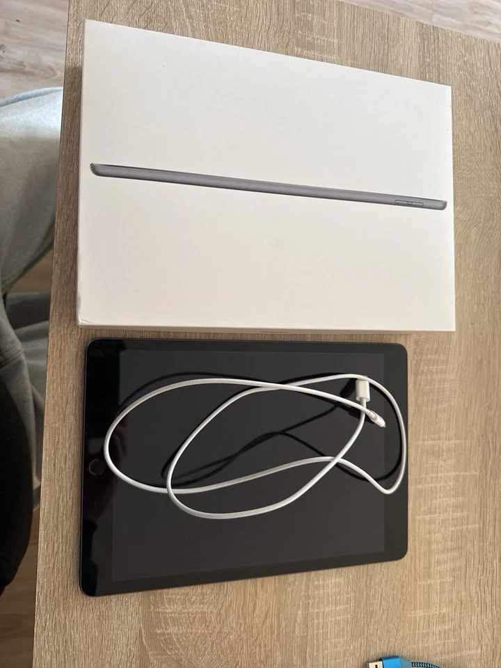 Apple iPad 9. Gen 64GB, Wi-Fi, 10,2 Zoll - Space Grau - Bild 3 von 4