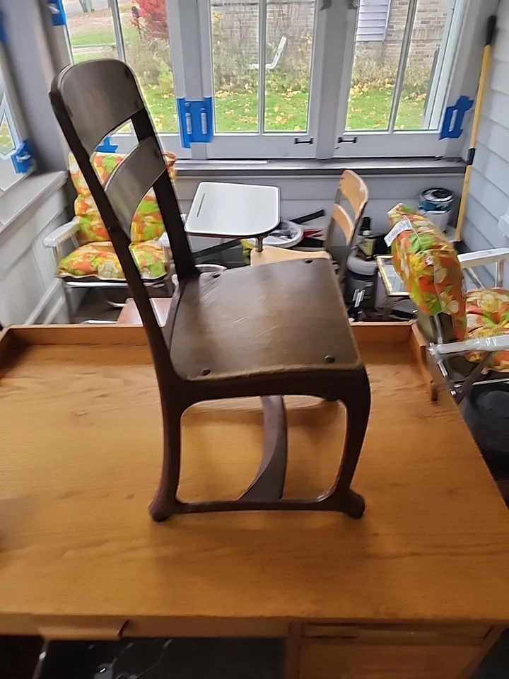 Silla escolar infantil años 40 en buen estado hecha en EE. UU. en Michigan vintage Foto 3 de 4