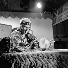 Marcel Amont in fortune-teller in a sequence of the program The ri- Old Photo