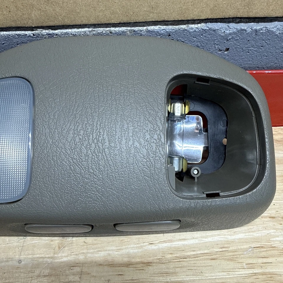 2000-2001 Nissan Xterra 1998-2001 Frontier Front Overhead Map Dome Light TESTED - Image 3 of 4