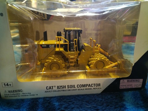 1:50 SCALE DIECAST CAT CONSTRUCTION VEHICLES #4 TOTAL COLLECTOR MODELS NIB - Picture 2 of 9