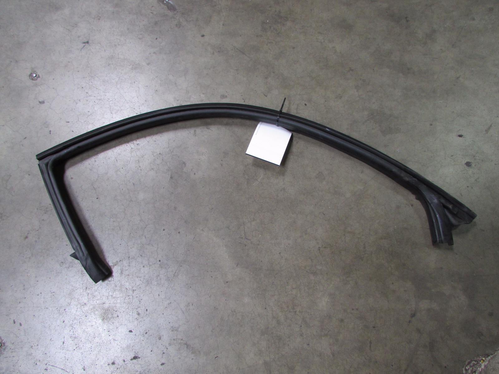Ferrari 458 Italia, RH, Right Door Rubber Molding, On Body, Used P/N 81951400