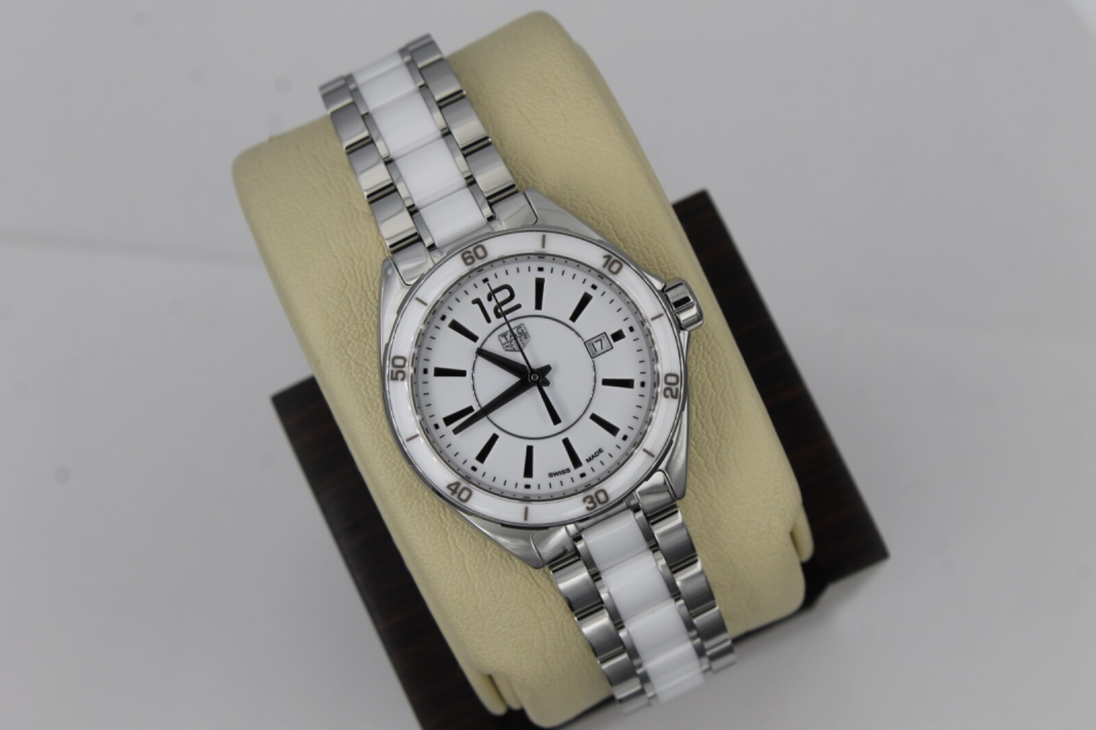 Tag Heuer WBJ141AC.BA0974 Midsize Womens Formula 1 Series Watch White Ceramic TAG Heuer Formula 1 - 32 mm - WBJ141AC.BA0974 | TAG Heuer main image 3