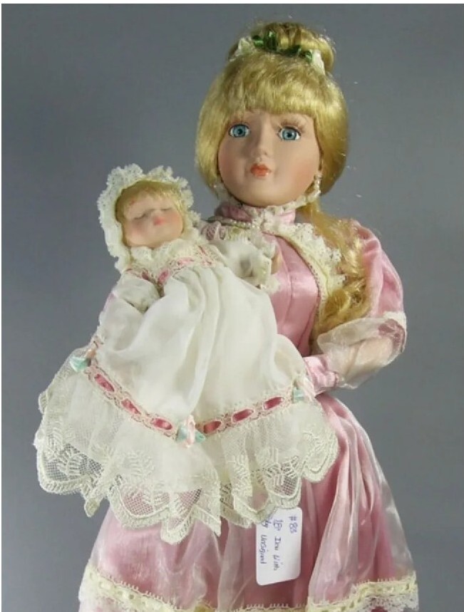 83- VICTORIAN STYLE BISQUE DOLL WITH BABY ♡ BLONDE HAIR